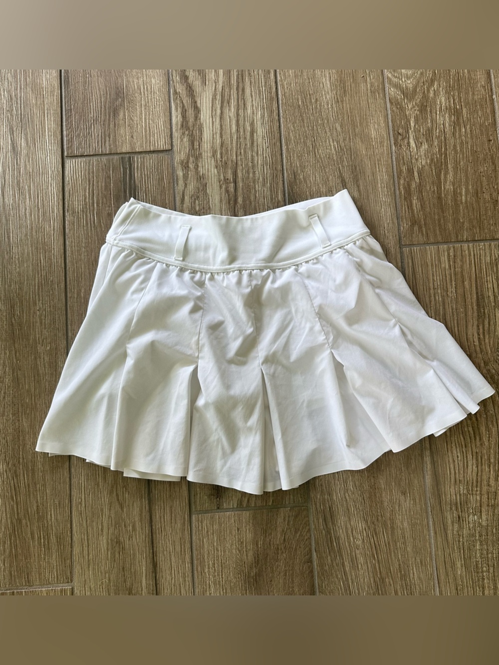 Offline by Aerie White Pleated Mini Skirt/Skort size Small
